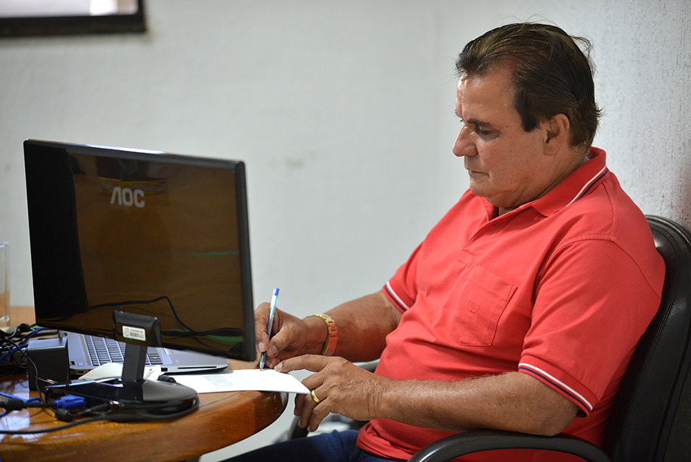 Valdelino Barcelos quer auxílio emergencial do transporte escolar até dezembro